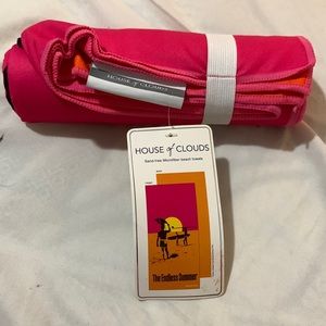 House of clouds towel